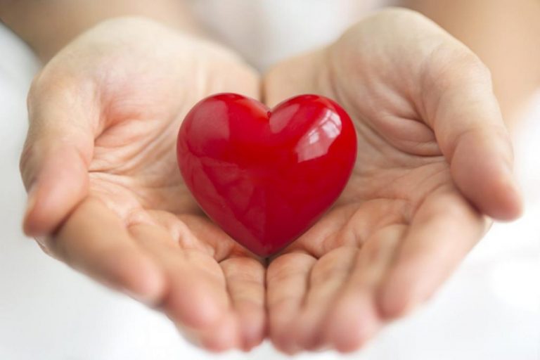 corazon-manos-1024×683